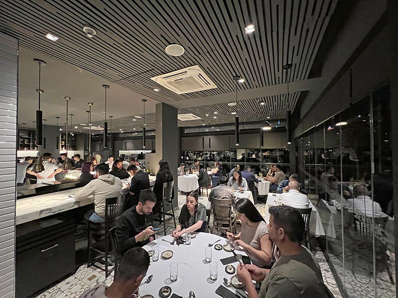 La cena, el sal�n y los invitados