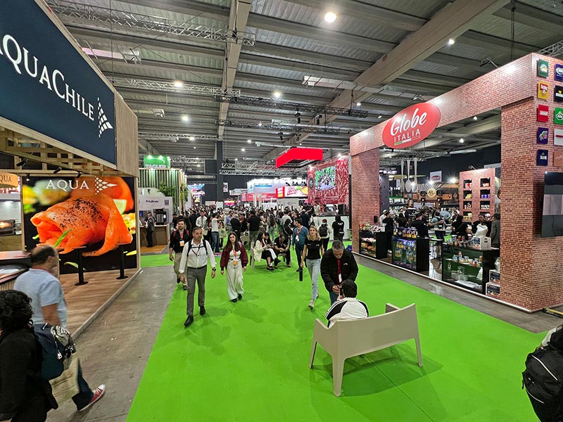 Fotos de la feria Food Service 2025, los Premio Fuego y el Almuerzo de la Fegach